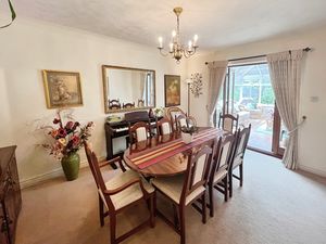 Dining room- click for photo gallery